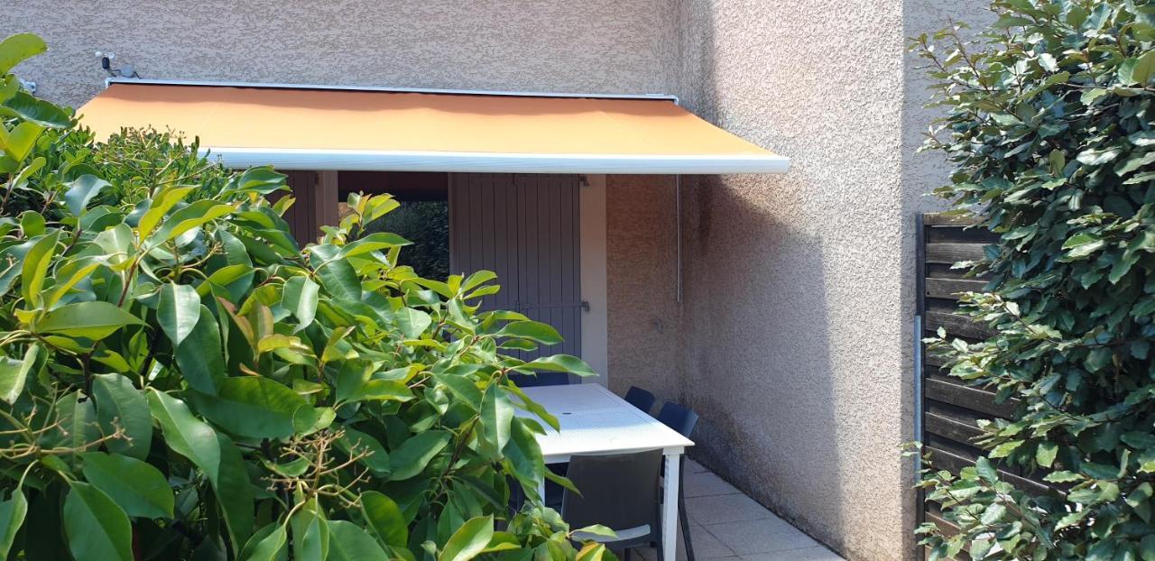 Maison résidence Mas des Vignes Calvisson Extérieur photo